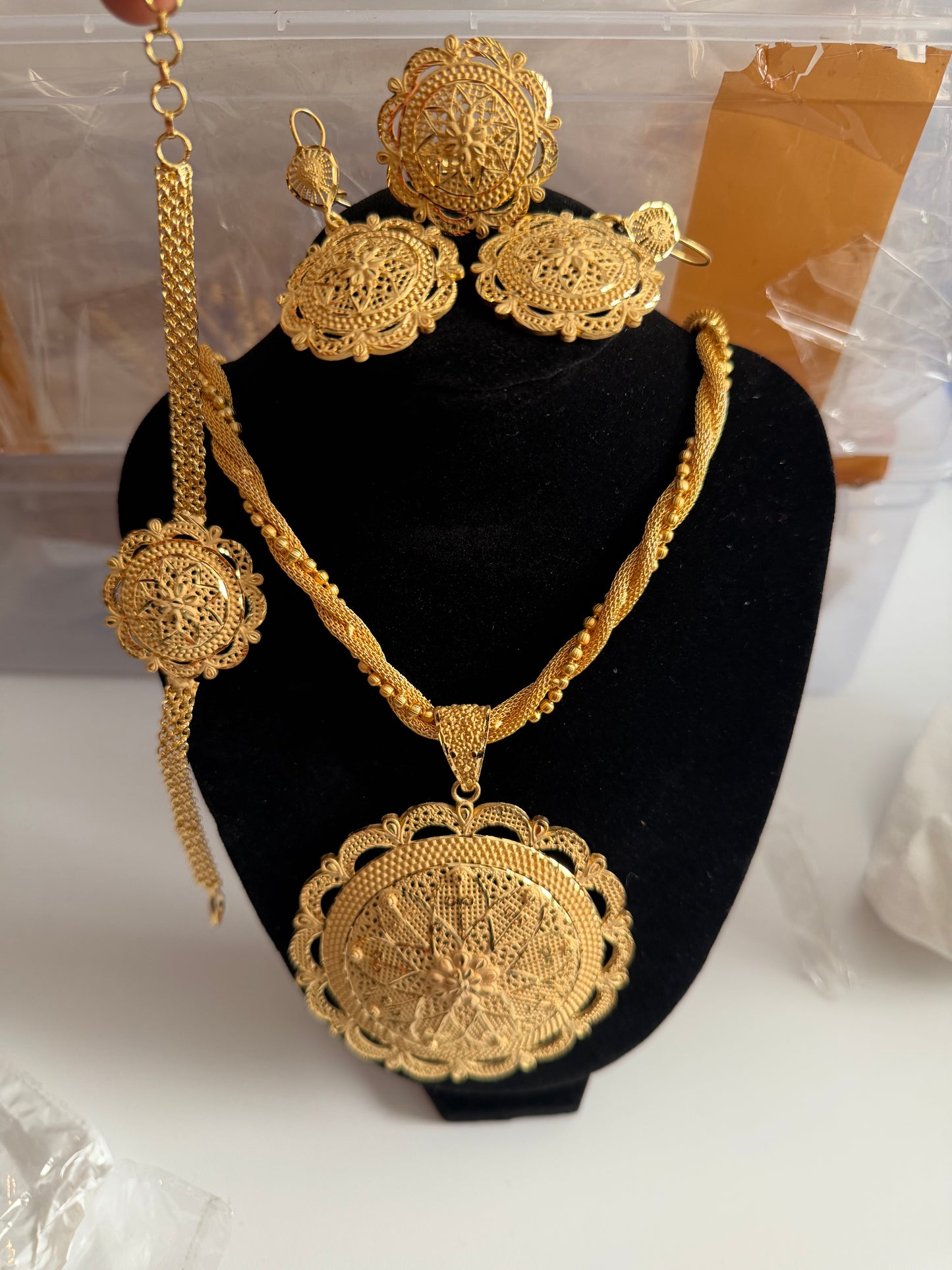 Ayaan Gold Set