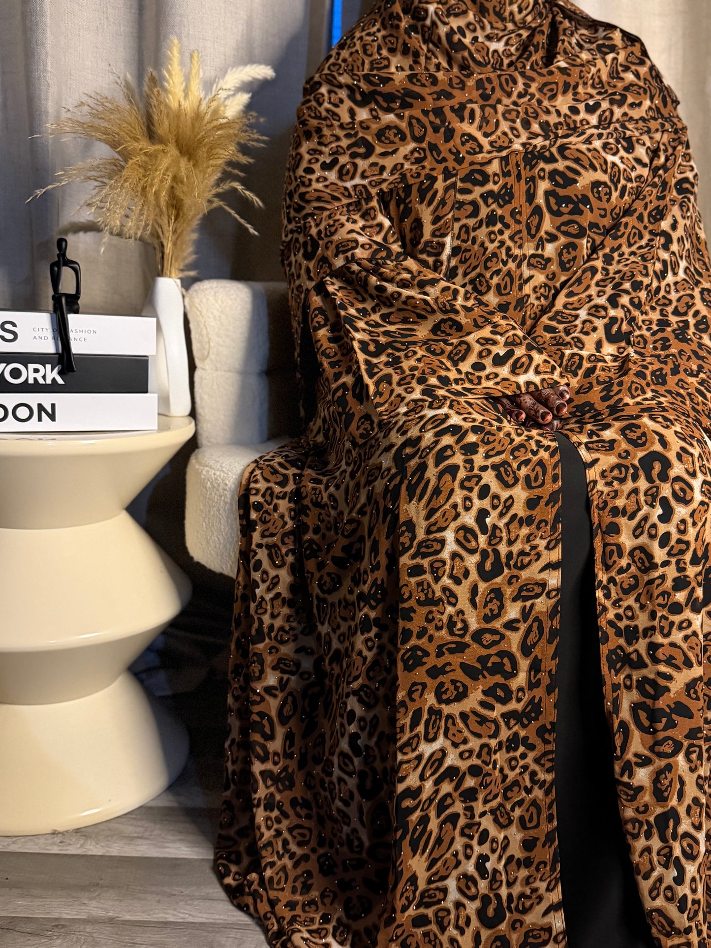 Luxé Leopard Abaya